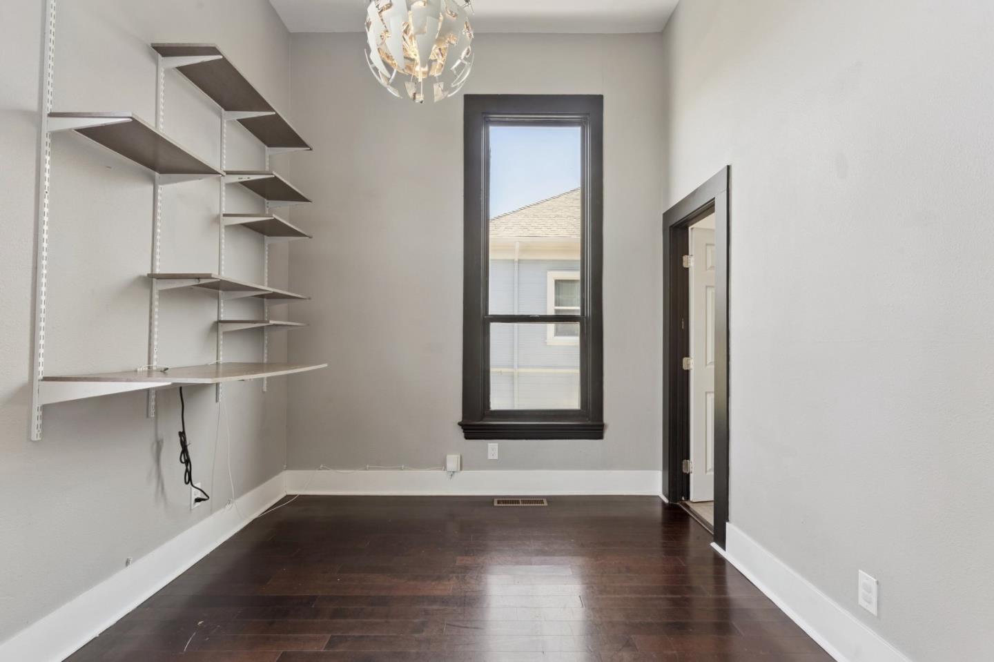 Detail Gallery Image 8 of 16 For 2521 Grande Vista Ave, Oakland,  CA 94601 - 5 Beds | 3 Baths