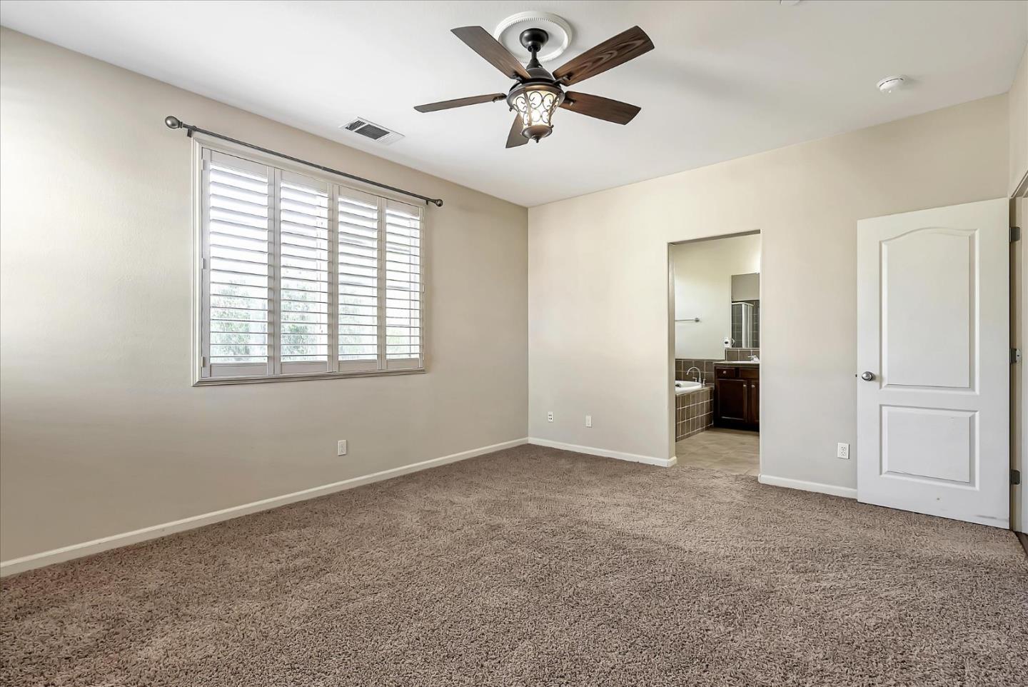 Detail Gallery Image 10 of 20 For 165 W Questa Trl, Tracy,  CA 95391 - 4 Beds | 2/1 Baths