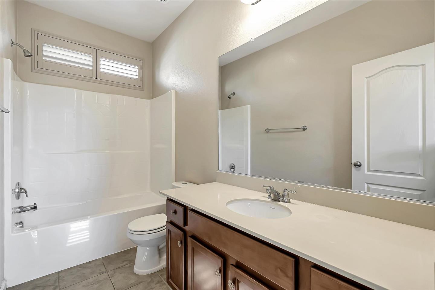 Detail Gallery Image 13 of 20 For 165 W Questa Trl, Tracy,  CA 95391 - 4 Beds | 2/1 Baths