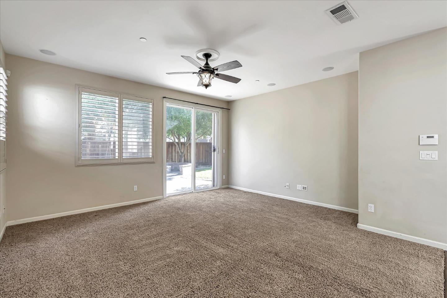 Detail Gallery Image 4 of 20 For 165 W Questa Trl, Tracy,  CA 95391 - 4 Beds | 2/1 Baths