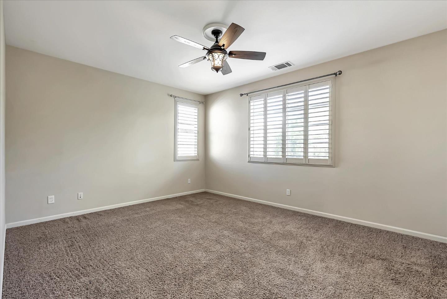 Detail Gallery Image 8 of 20 For 165 W Questa Trl, Tracy,  CA 95391 - 4 Beds | 2/1 Baths