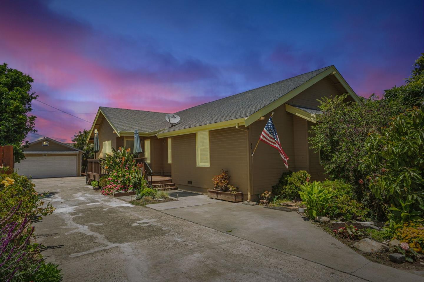 Detail Gallery Image 3 of 29 For 89 Hatton Ave, Spreckels,  CA 93962 - 6 Beds | 3 Baths