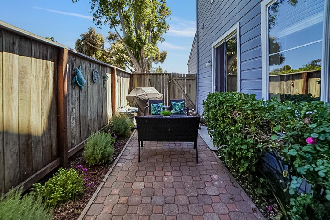 Detail Gallery Image 21 of 27 For 421 Cork Harbour Cir a,  Redwood Shores,  CA 94065 - 1 Beds | 1 Baths