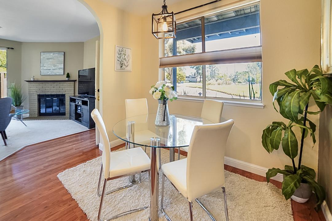 Detail Gallery Image 3 of 27 For 421 Cork Harbour Cir a,  Redwood Shores,  CA 94065 - 1 Beds | 1 Baths