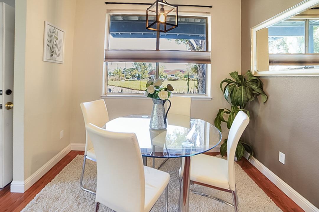 Detail Gallery Image 4 of 27 For 421 Cork Harbour Cir a,  Redwood Shores,  CA 94065 - 1 Beds | 1 Baths