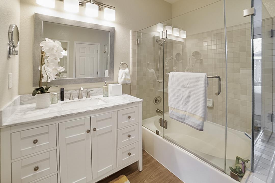 Detail Gallery Image 8 of 27 For 421 Cork Harbour Cir a,  Redwood Shores,  CA 94065 - 1 Beds | 1 Baths