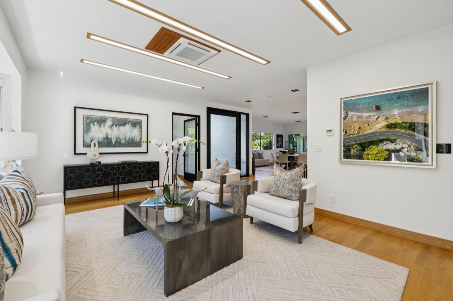 Detail Gallery Image 10 of 110 For 33 Highland Ave, Burlingame,  CA 94010 - 3 Beds | 2/1 Baths