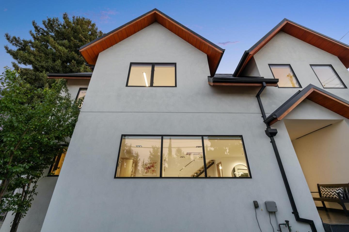 Detail Gallery Image 102 of 110 For 33 Highland Ave, Burlingame,  CA 94010 - 3 Beds | 2/1 Baths