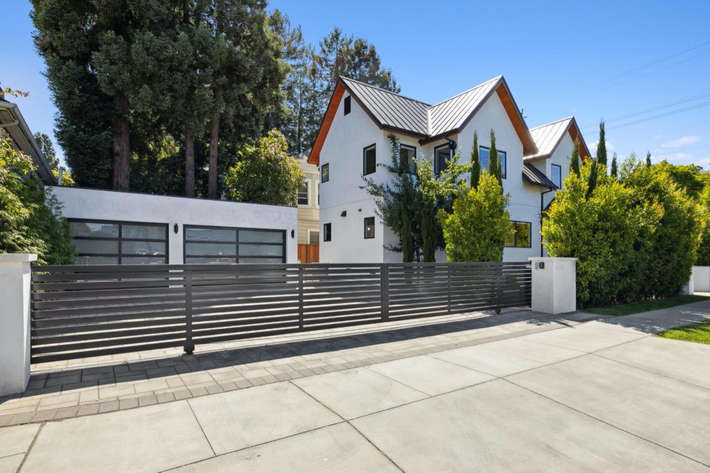 Detail Gallery Image 2 of 110 For 33 Highland Ave, Burlingame,  CA 94010 - 3 Beds | 2/1 Baths