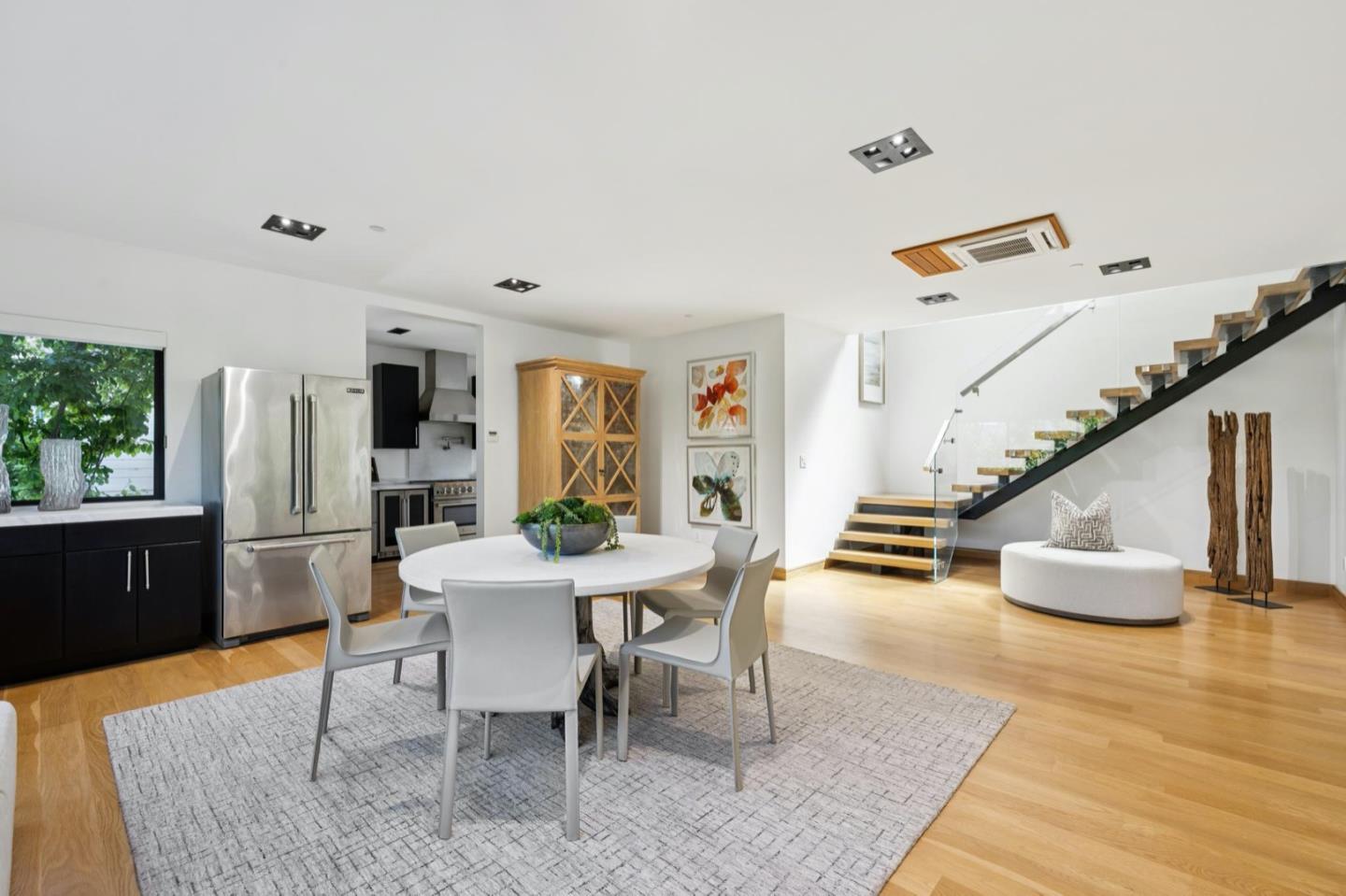 Detail Gallery Image 30 of 110 For 33 Highland Ave, Burlingame,  CA 94010 - 3 Beds | 2/1 Baths