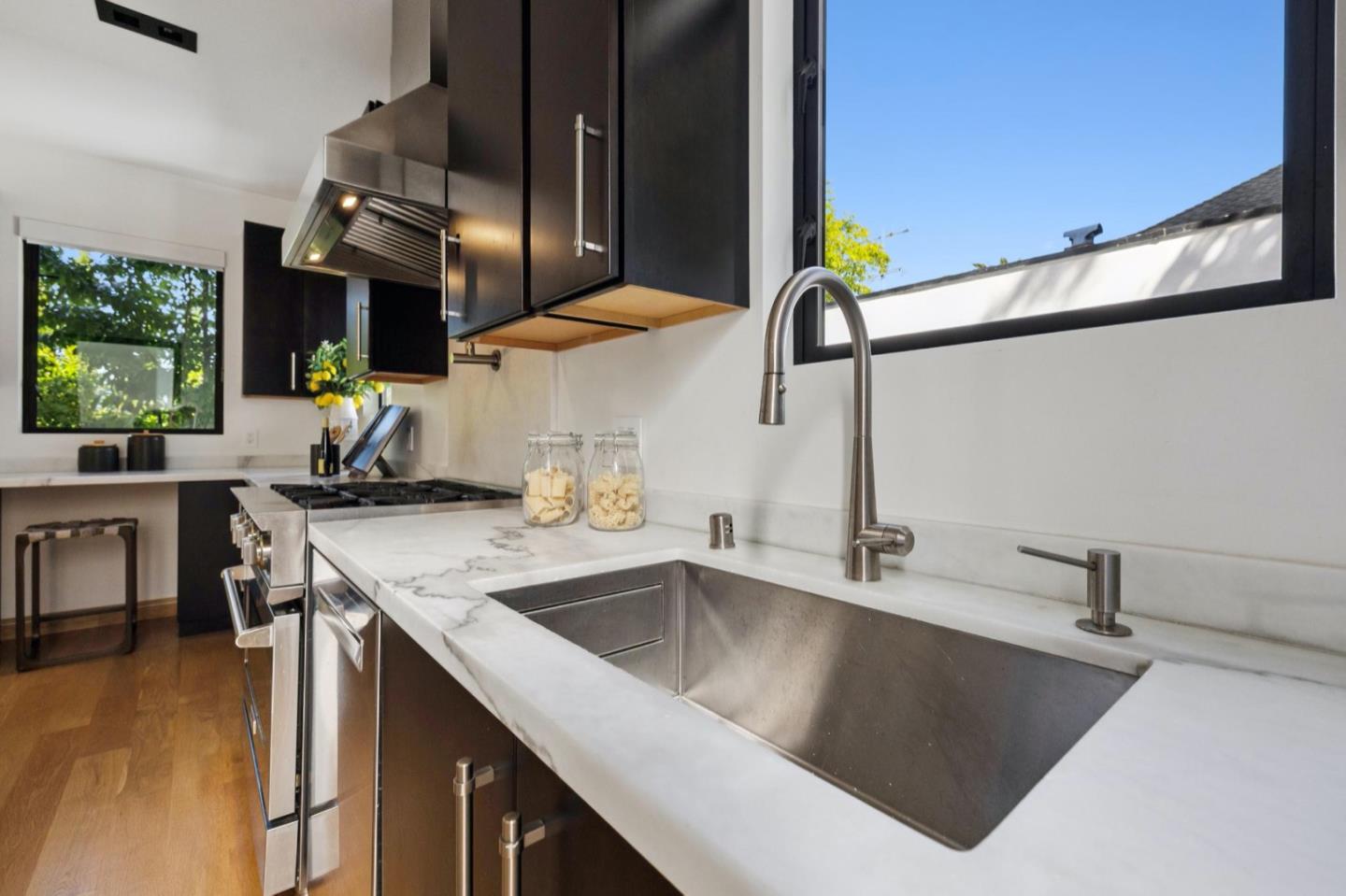 Detail Gallery Image 39 of 110 For 33 Highland Ave, Burlingame,  CA 94010 - 3 Beds | 2/1 Baths