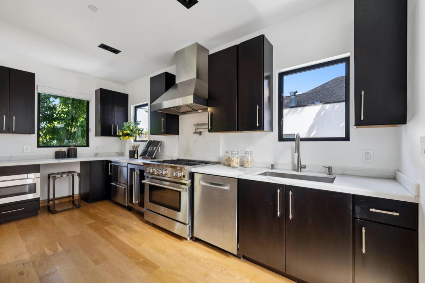 Detail Gallery Image 42 of 110 For 33 Highland Ave, Burlingame,  CA 94010 - 3 Beds | 2/1 Baths