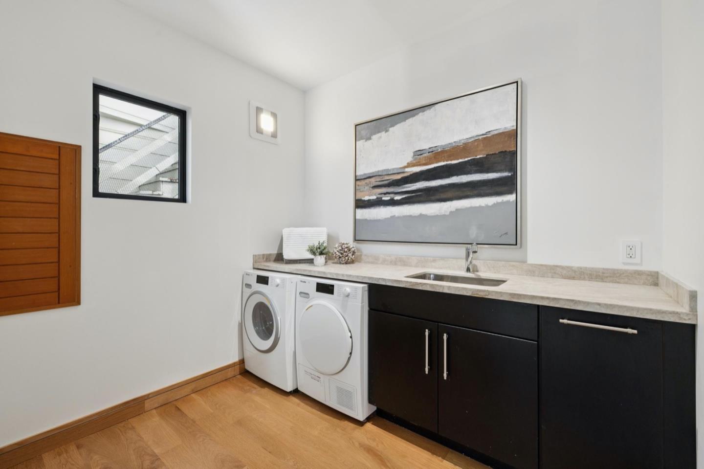 Detail Gallery Image 43 of 110 For 33 Highland Ave, Burlingame,  CA 94010 - 3 Beds | 2/1 Baths