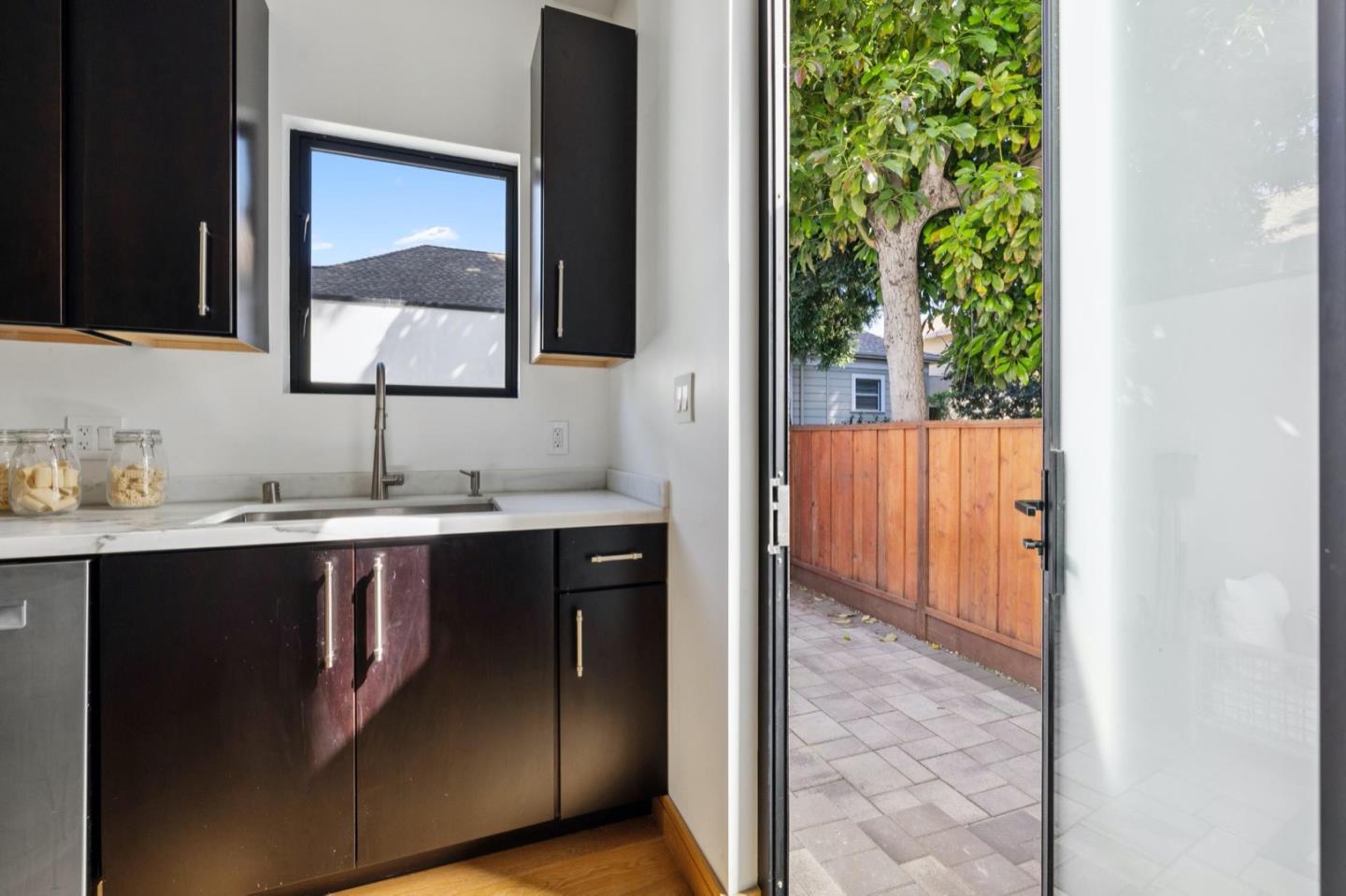 Detail Gallery Image 44 of 110 For 33 Highland Ave, Burlingame,  CA 94010 - 3 Beds | 2/1 Baths