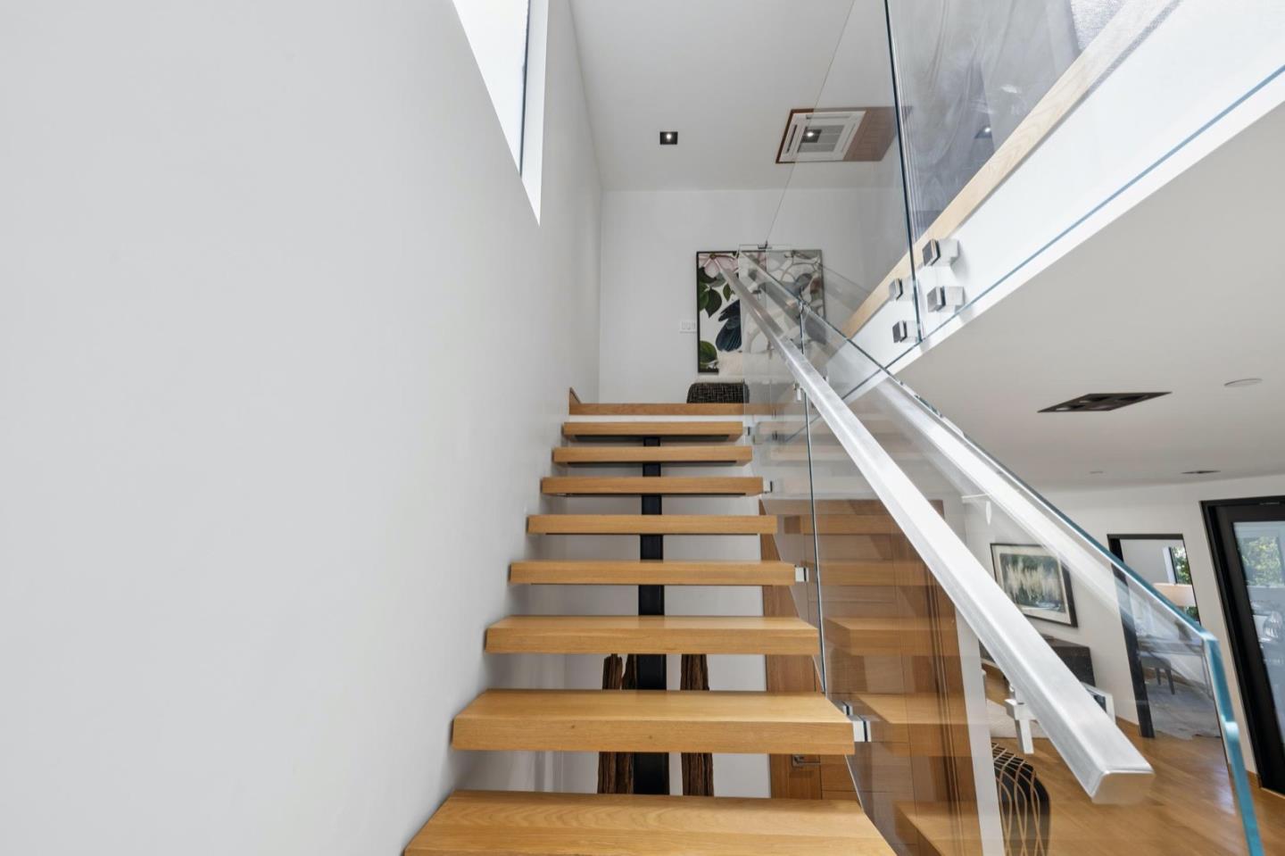 Detail Gallery Image 46 of 110 For 33 Highland Ave, Burlingame,  CA 94010 - 3 Beds | 2/1 Baths