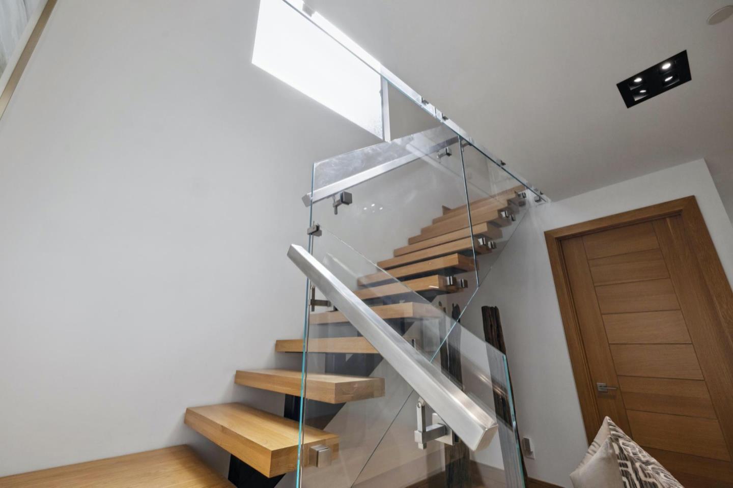 Detail Gallery Image 47 of 110 For 33 Highland Ave, Burlingame,  CA 94010 - 3 Beds | 2/1 Baths