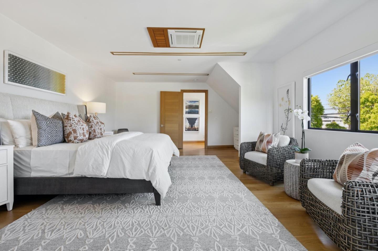 Detail Gallery Image 60 of 110 For 33 Highland Ave, Burlingame,  CA 94010 - 3 Beds | 2/1 Baths