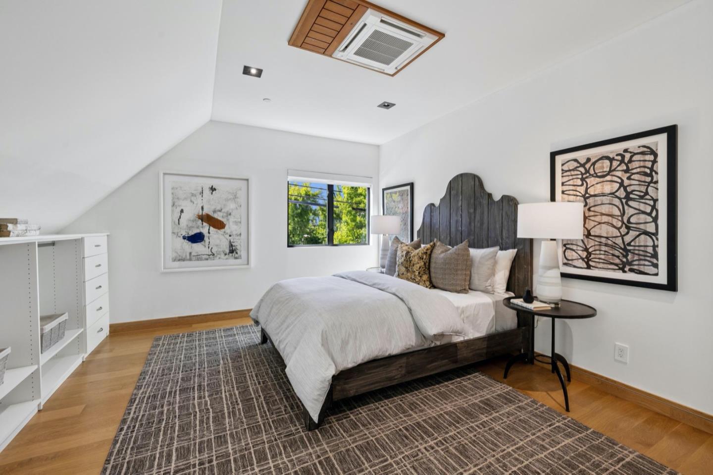 Detail Gallery Image 70 of 110 For 33 Highland Ave, Burlingame,  CA 94010 - 3 Beds | 2/1 Baths