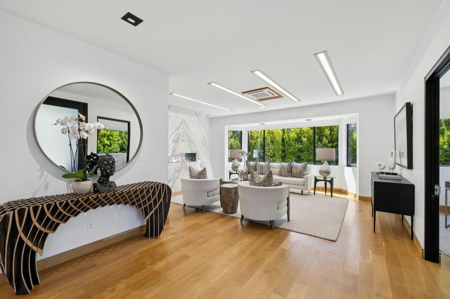 Detail Gallery Image 8 of 110 For 33 Highland Ave, Burlingame,  CA 94010 - 3 Beds | 2/1 Baths