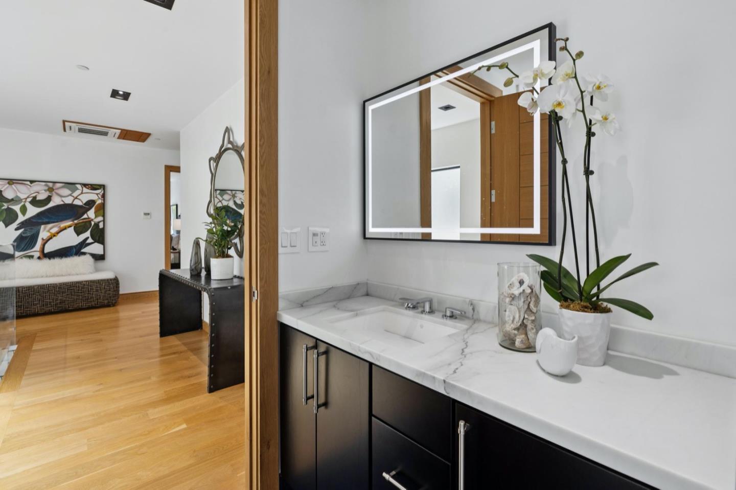 Detail Gallery Image 85 of 110 For 33 Highland Ave, Burlingame,  CA 94010 - 3 Beds | 2/1 Baths