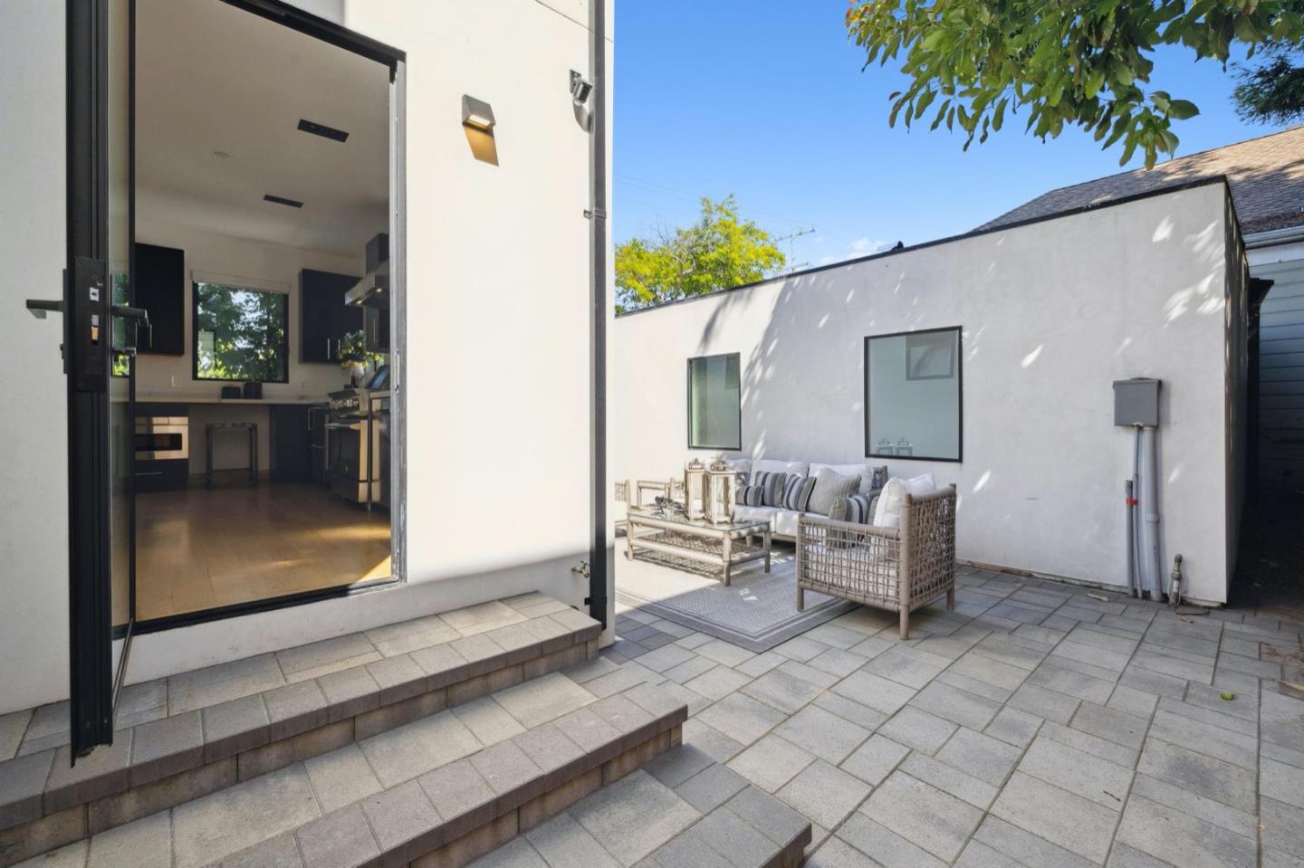 Detail Gallery Image 91 of 110 For 33 Highland Ave, Burlingame,  CA 94010 - 3 Beds | 2/1 Baths