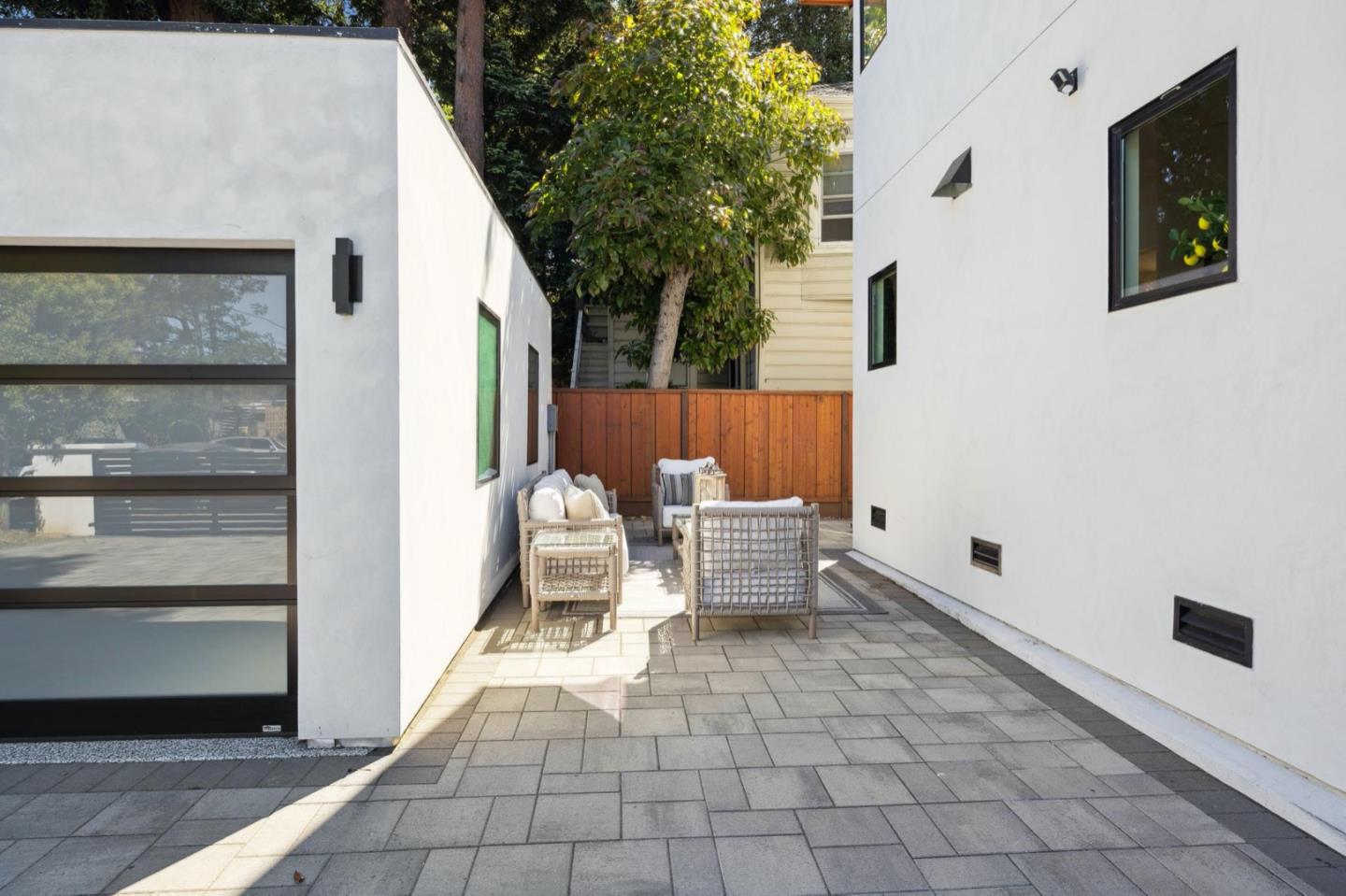Detail Gallery Image 94 of 110 For 33 Highland Ave, Burlingame,  CA 94010 - 3 Beds | 2/1 Baths