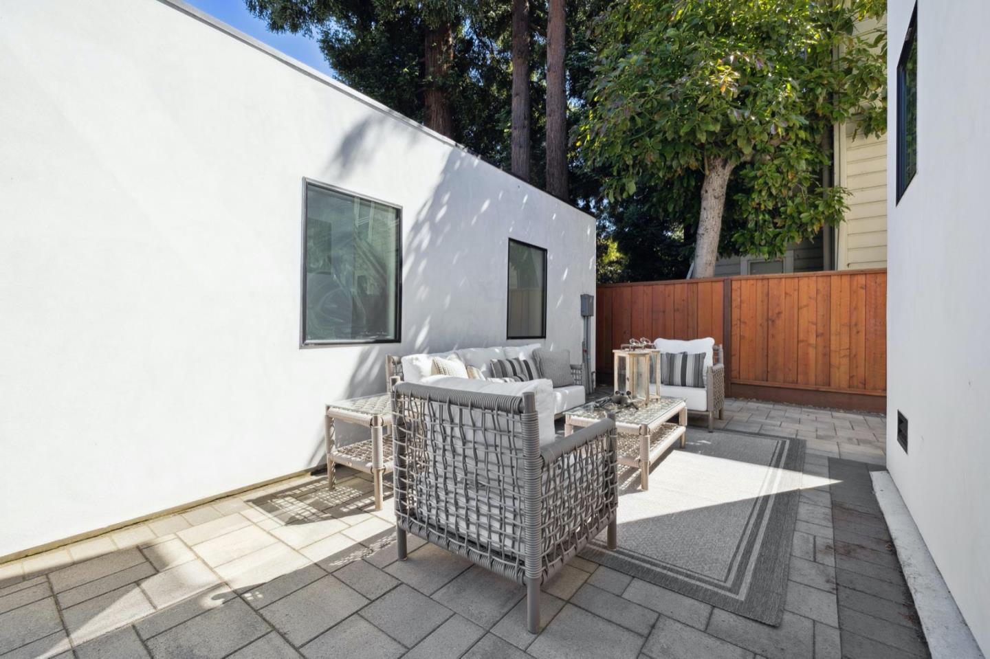 Detail Gallery Image 95 of 110 For 33 Highland Ave, Burlingame,  CA 94010 - 3 Beds | 2/1 Baths