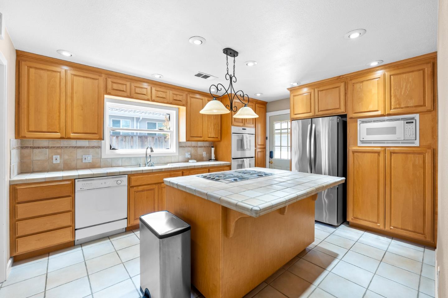 Detail Gallery Image 10 of 34 For 2143 Bello Ave, San Jose,  CA 95125 - 3 Beds | 2 Baths