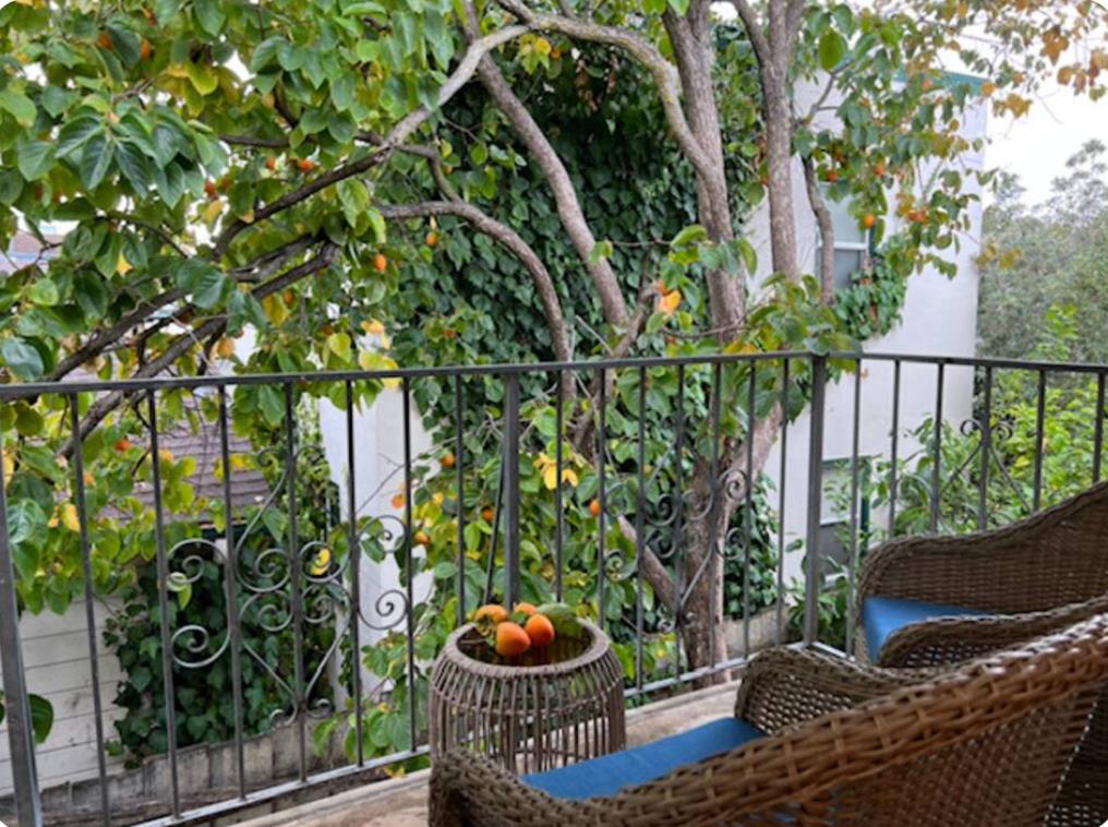 Detail Gallery Image 10 of 11 For 1217 Paloma Ave #3,  Burlingame,  CA 94010 - 2 Beds | 1 Baths
