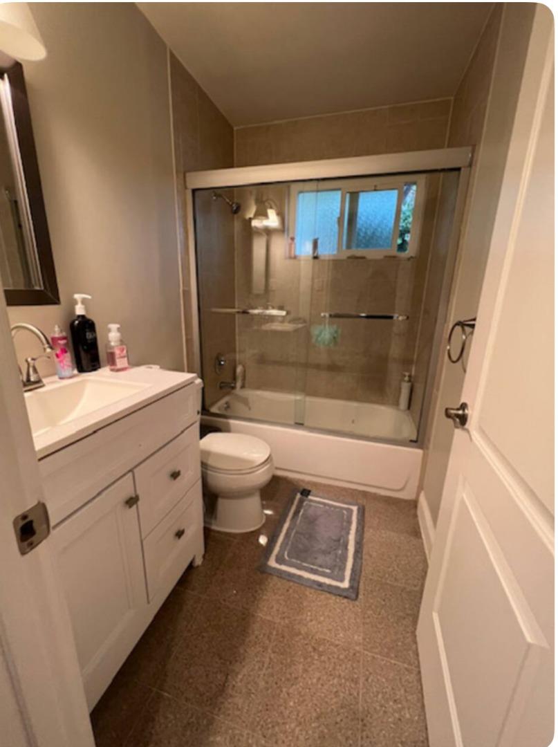 Detail Gallery Image 7 of 11 For 1217 Paloma Ave #3,  Burlingame,  CA 94010 - 2 Beds | 1 Baths