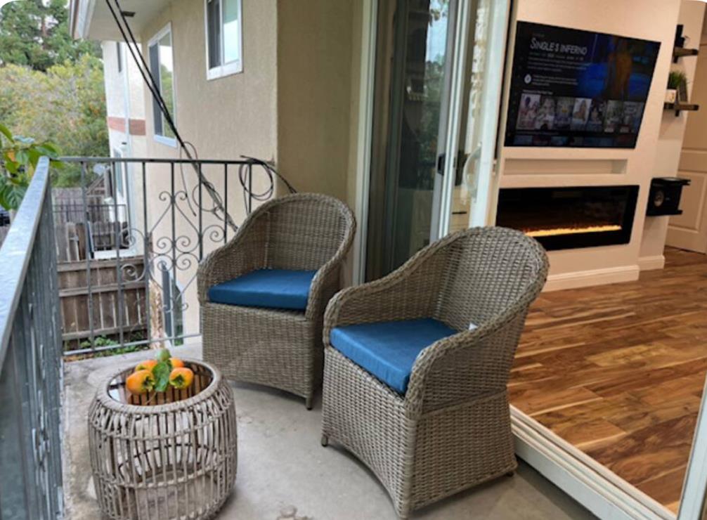 Detail Gallery Image 9 of 11 For 1217 Paloma Ave #3,  Burlingame,  CA 94010 - 2 Beds | 1 Baths