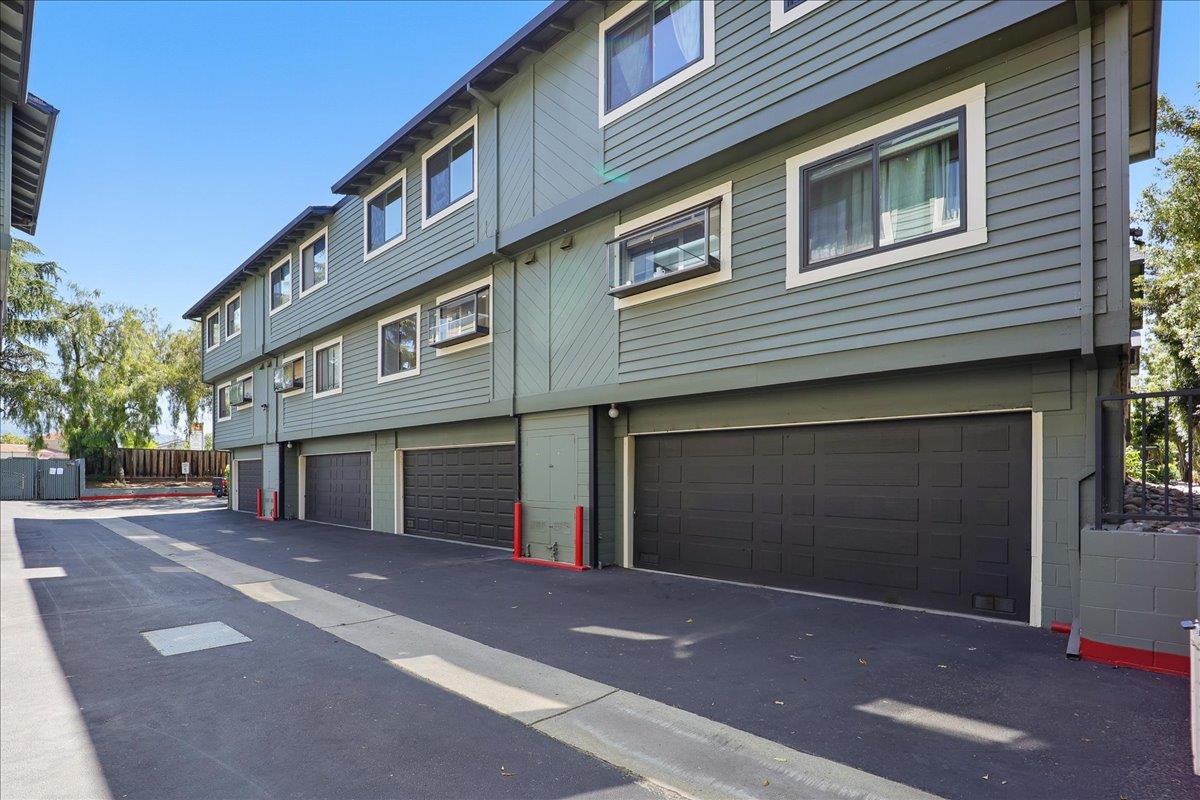 Detail Gallery Image 38 of 42 For 2216 Fazeli Ct, San Jose,  CA 95124 - 3 Beds | 2/1 Baths