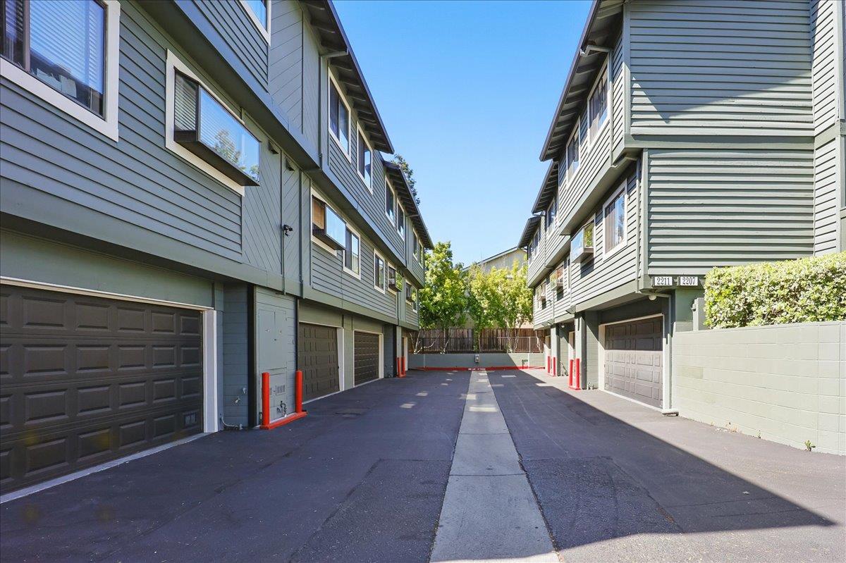 Detail Gallery Image 39 of 42 For 2216 Fazeli Ct, San Jose,  CA 95124 - 3 Beds | 2/1 Baths
