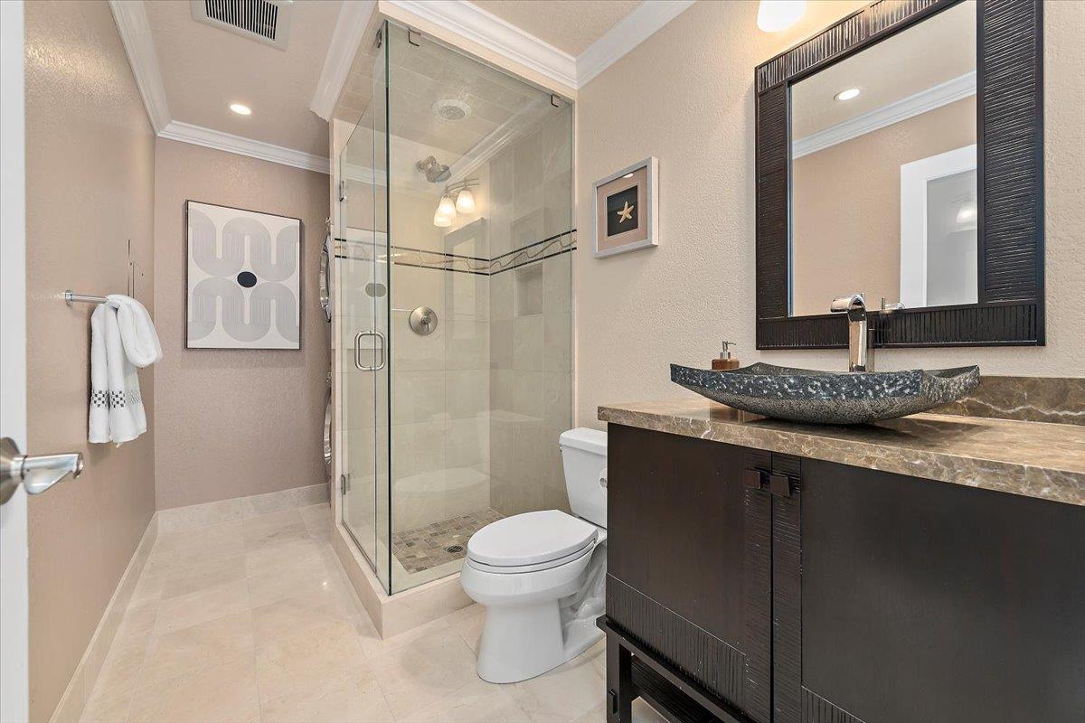 Detail Gallery Image 15 of 42 For 953 Shoreline Dr, San Mateo,  CA 94404 - 2 Beds | 2 Baths