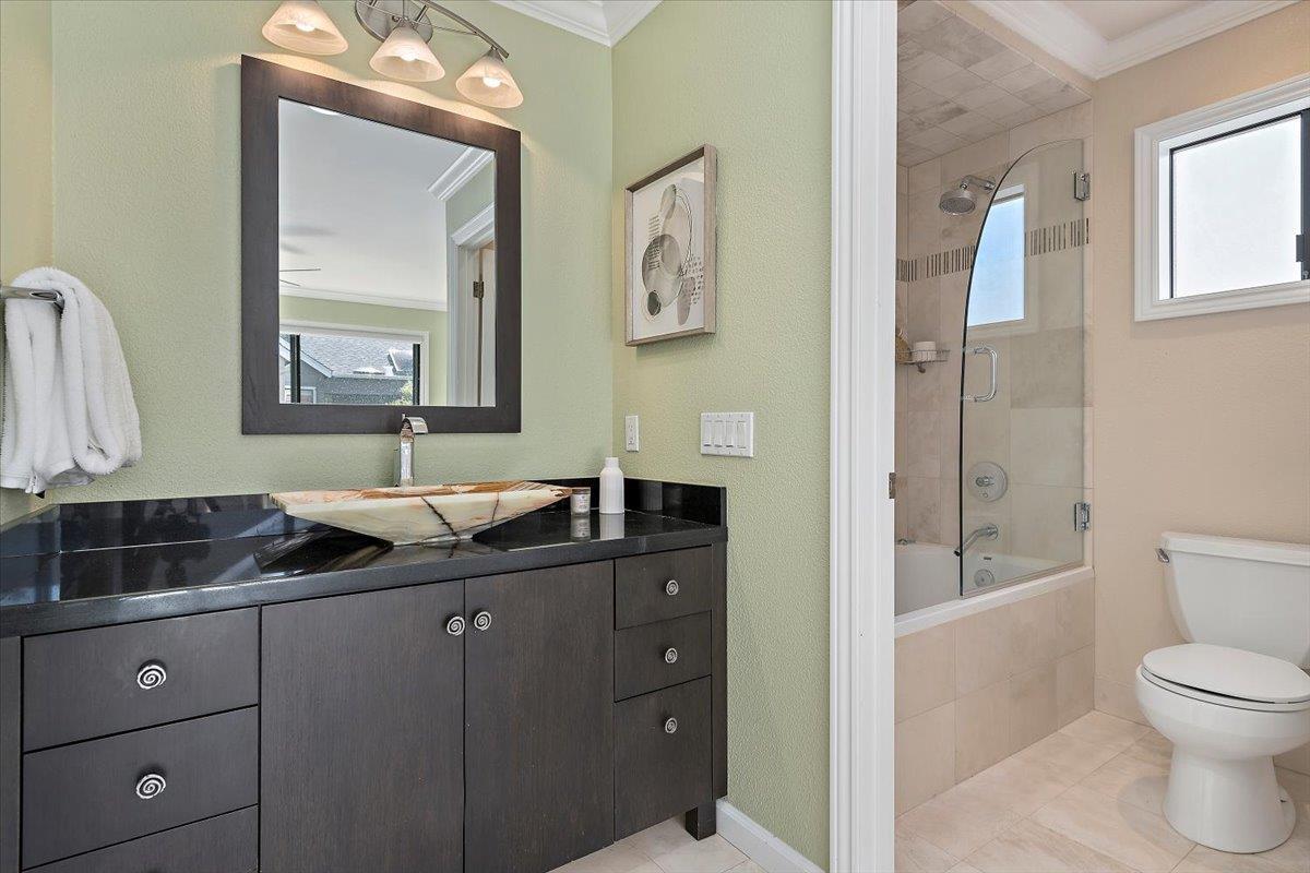 Detail Gallery Image 16 of 42 For 953 Shoreline Dr, San Mateo,  CA 94404 - 2 Beds | 2 Baths