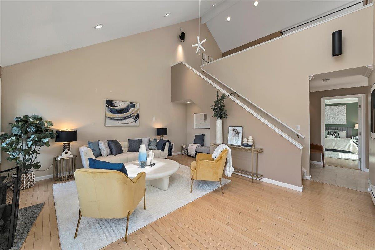 Detail Gallery Image 3 of 42 For 953 Shoreline Dr, San Mateo,  CA 94404 - 2 Beds | 2 Baths