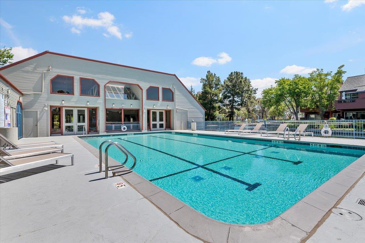 Detail Gallery Image 34 of 42 For 953 Shoreline Dr, San Mateo,  CA 94404 - 2 Beds | 2 Baths