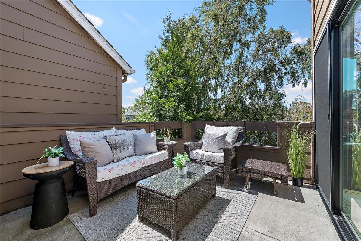 Detail Gallery Image 5 of 42 For 953 Shoreline Dr, San Mateo,  CA 94404 - 2 Beds | 2 Baths
