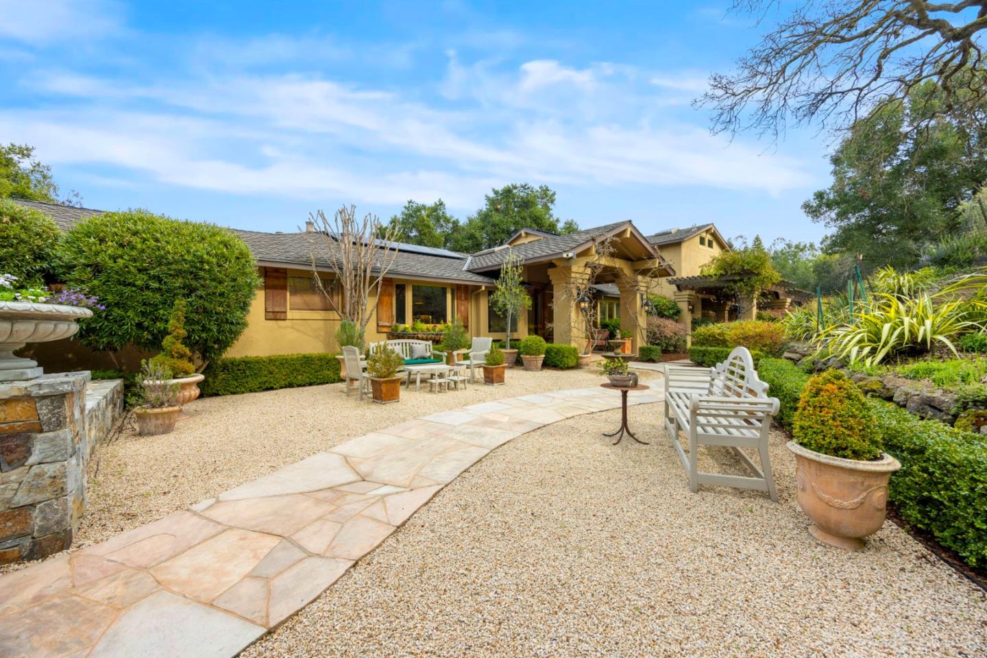 Detail Gallery Image 10 of 120 For 27600 Edgerton Rd, Los Altos Hills,  CA 94022 - 4 Beds | 4/1 Baths