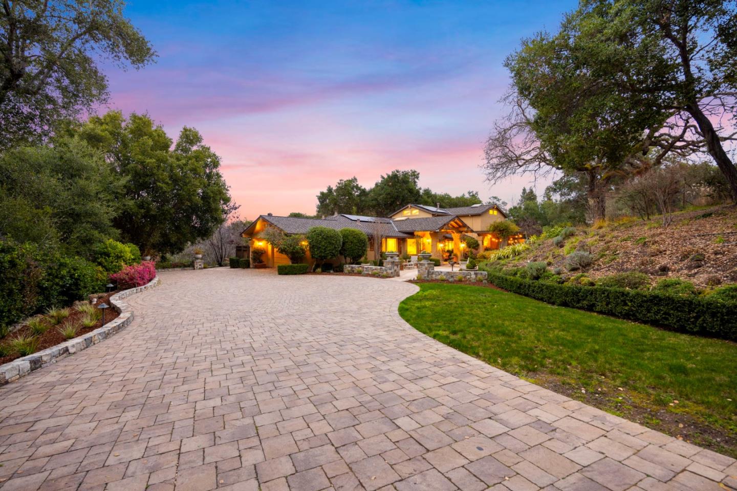 Detail Gallery Image 102 of 120 For 27600 Edgerton Rd, Los Altos Hills,  CA 94022 - 4 Beds | 4/1 Baths