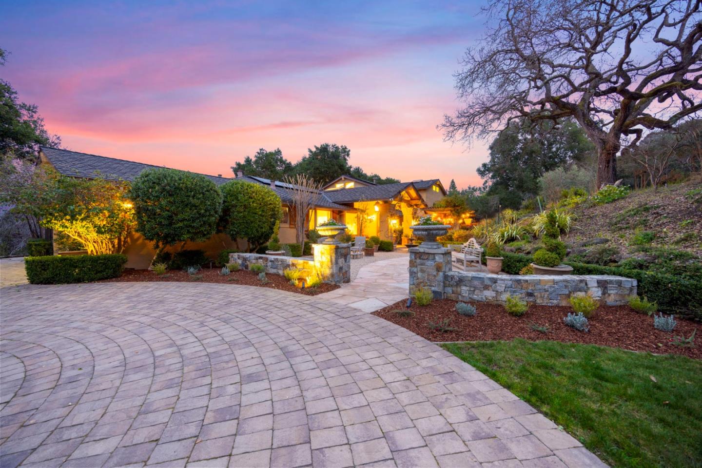 Detail Gallery Image 106 of 120 For 27600 Edgerton Rd, Los Altos Hills,  CA 94022 - 4 Beds | 4/1 Baths