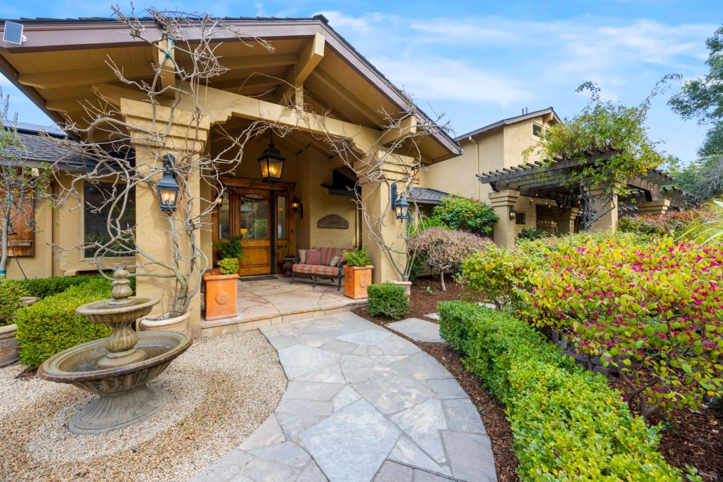 Detail Gallery Image 11 of 120 For 27600 Edgerton Rd, Los Altos Hills,  CA 94022 - 4 Beds | 4/1 Baths