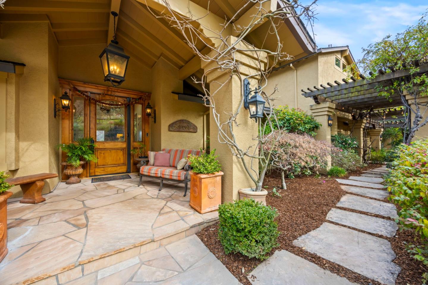 Detail Gallery Image 15 of 120 For 27600 Edgerton Rd, Los Altos Hills,  CA 94022 - 4 Beds | 4/1 Baths