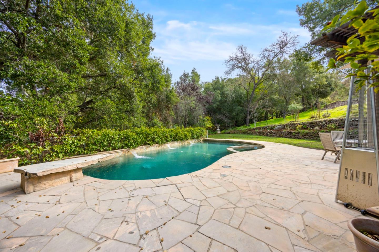 Detail Gallery Image 19 of 120 For 27600 Edgerton Rd, Los Altos Hills,  CA 94022 - 4 Beds | 4/1 Baths