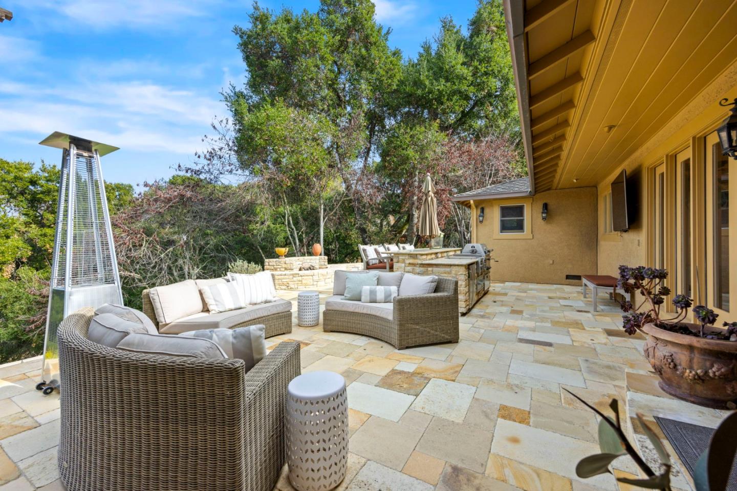 Detail Gallery Image 21 of 120 For 27600 Edgerton Rd, Los Altos Hills,  CA 94022 - 4 Beds | 4/1 Baths
