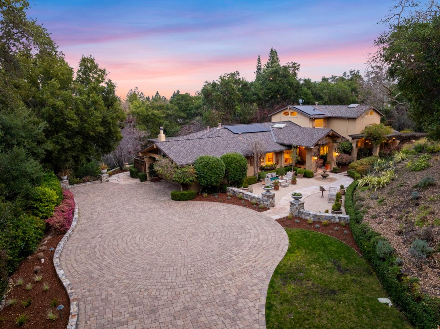 Detail Gallery Image 6 of 120 For 27600 Edgerton Rd, Los Altos Hills,  CA 94022 - 4 Beds | 4/1 Baths