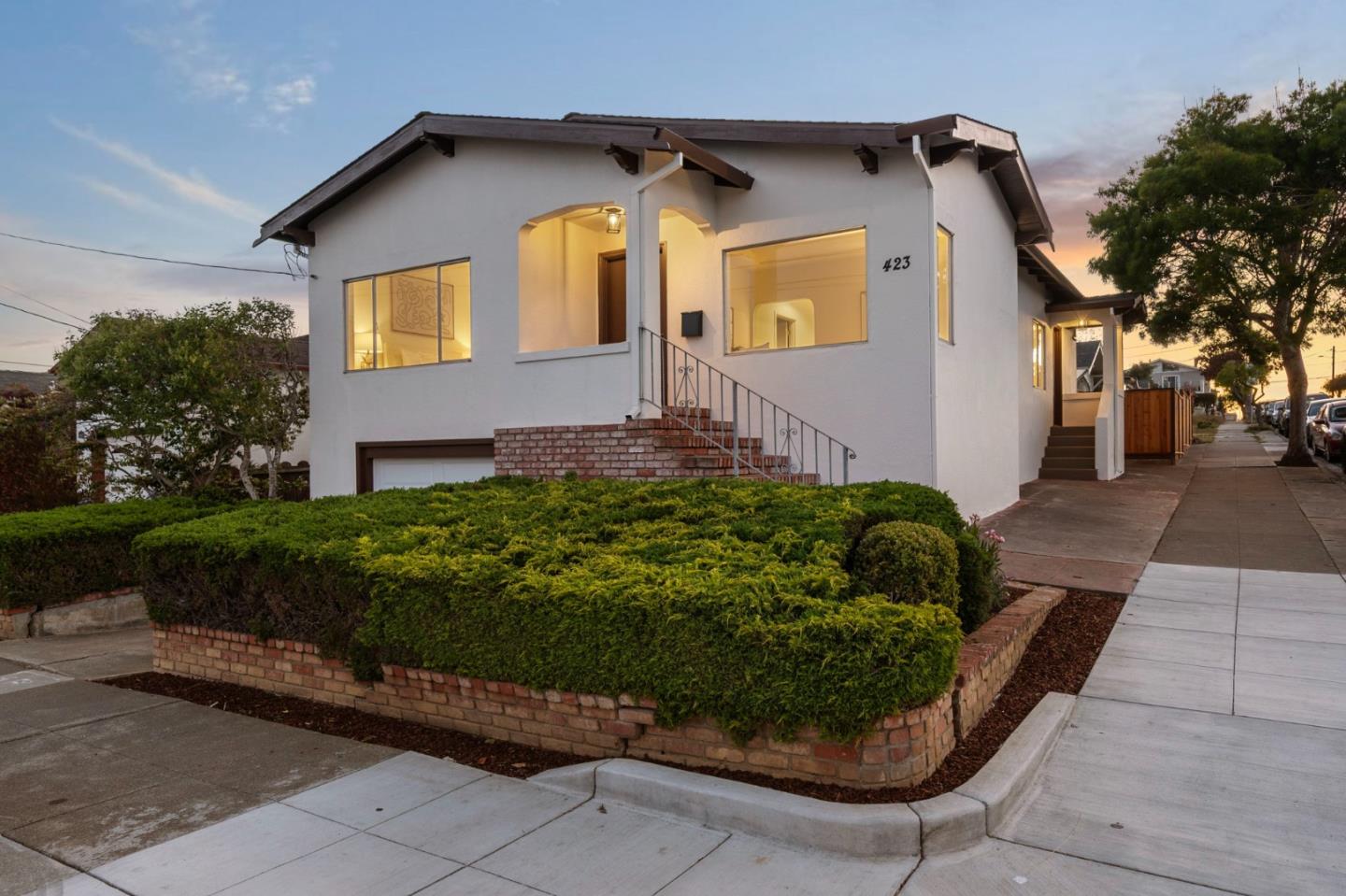 Detail Gallery Image 2 of 42 For 423 Walnut Ave, South San Francisco,  CA 94080 - 3 Beds | 2 Baths