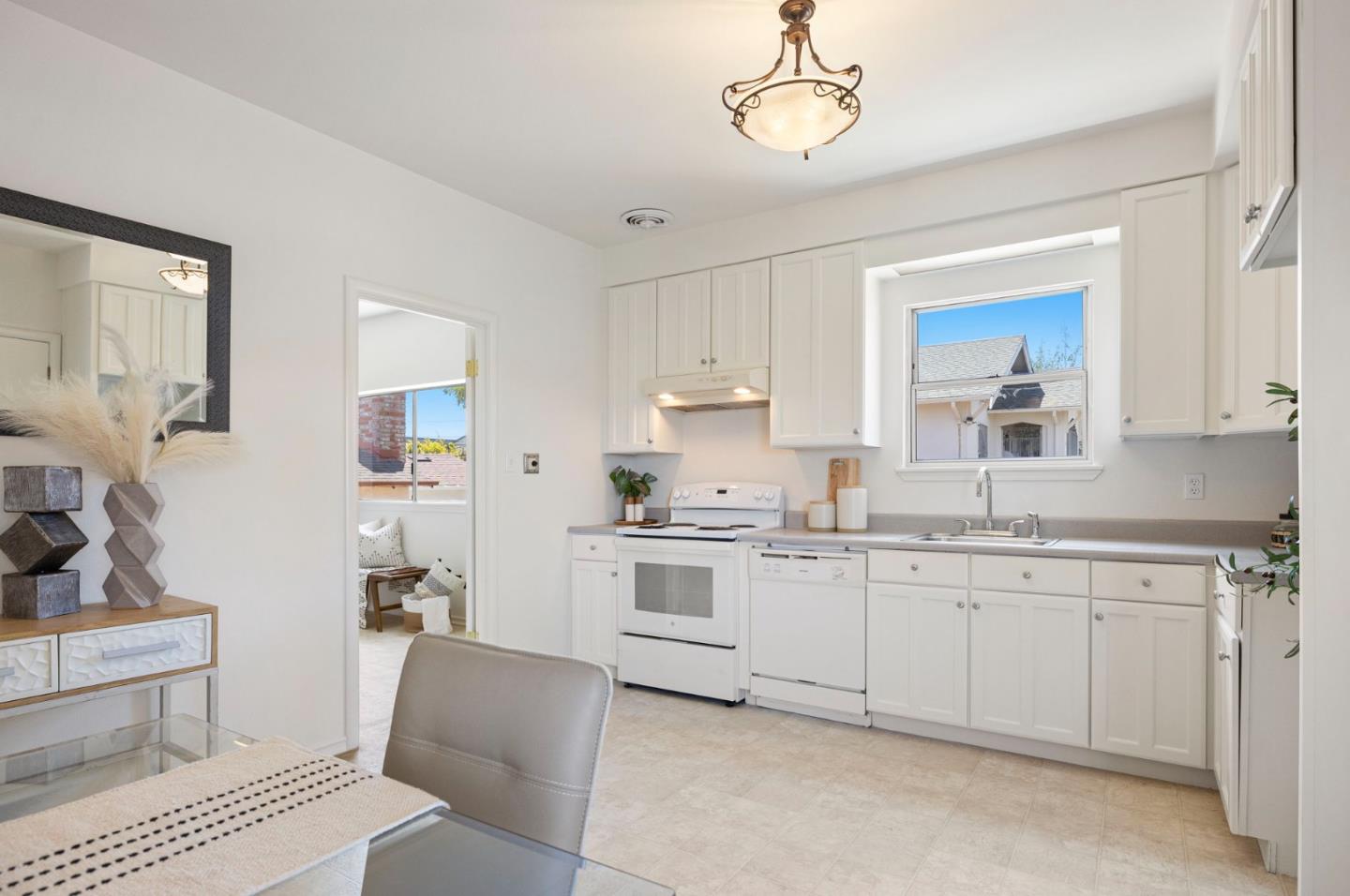 Detail Gallery Image 20 of 42 For 423 Walnut Ave, South San Francisco,  CA 94080 - 3 Beds | 2 Baths