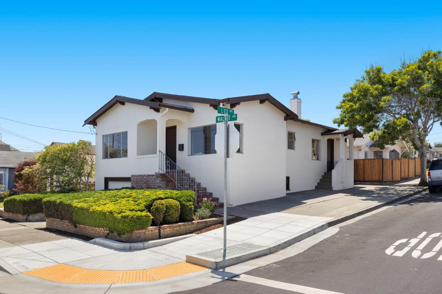 Detail Gallery Image 4 of 42 For 423 Walnut Ave, South San Francisco,  CA 94080 - 3 Beds | 2 Baths