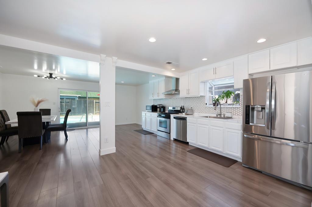 Detail Gallery Image 22 of 48 For 7044 Linwood Way, Sacramento,  CA 95828 - 4 Beds | 2 Baths